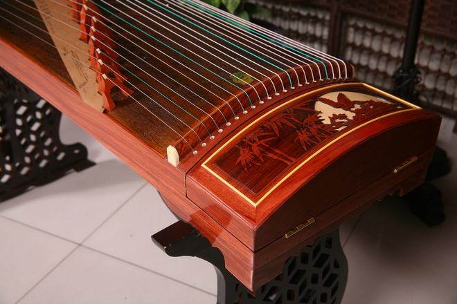 敦煌<a href='http://www.ipc123.com/guzheng/' target='_blank'><u>古筝价格</u></a>